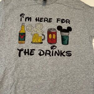 I'm Here For The Drinks T-Shirt Disney Trip Epcot Mickey Mouse Ears Size M Gray